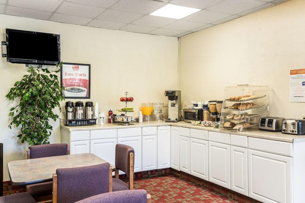 Econo Lodge Stewart International Airport New Windsor Extérieur photo