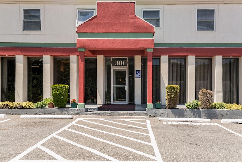 Econo Lodge Stewart International Airport New Windsor Extérieur photo