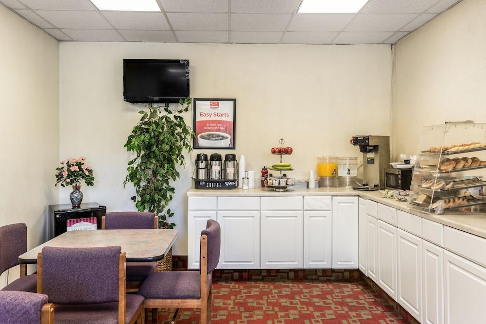 Econo Lodge Stewart International Airport New Windsor Extérieur photo
